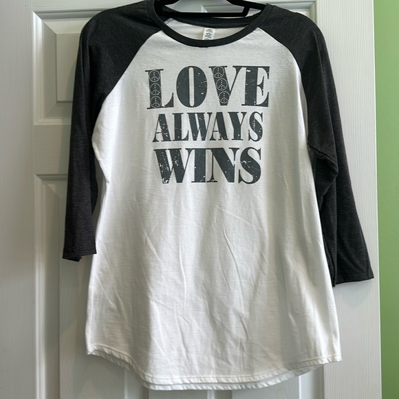 Love 💗 Always Wins Graphic printed 3/4 Sleeve Baseball ⚾️ Tee - Picture 1 of 4
